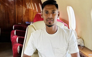 ব্রেকিং নিউজ: আজ সকালে দেশ ছাড়লেন মুস্তাফিজ