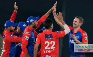 বোলিং তাণ্ডব দেখাচ্ছে দিল্লি, দেখুন সর্বশেষ স্কোর