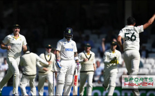 দুই দিন শেষে পিছিয়ে ভারত