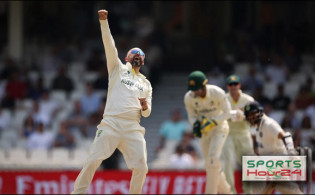 ভারতের বিপর্যয়ে জয়ের পথে অস্ট্রেলিয়া