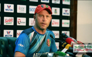 বেরিয়ে এলো আসল খবরঃ যে কারণে বারবার সংবাদ সম্মেলনে আফগান কোচ