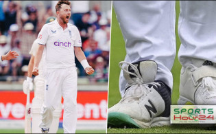 জানলে অবাক হবেনঃ যে কারণে দুই ধরনের জুতা পরে বোলিংয়ে রবিনসন