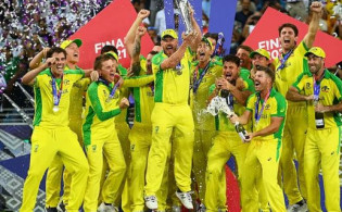 যে কারণে ২০২৩ বিশ্বকাপে অজিদের গোনায় ধরছে না ক্রিকেট বোদ্ধারা