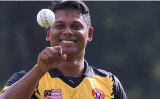 আন্তর্জাতিক টি-টোয়েন্টি ক্রিকেটে ৮ রানে ৭ উইকেট, সবকটিই বোল্ড