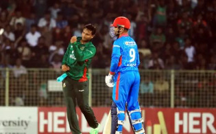 অধিনায়কের নাটকের সমাপ্ত সহজেই হচ্ছে না