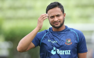 হঠাৎ করেই প্রধানমন্ত্রীর সঙ্গে সাক্ষাৎ করলেন সাকিব