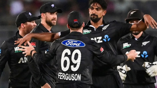 আজও ৫০ ওভার তো শেষ করতে পারল না বরং বিশাল ব্যবধানে হারলো বাংলাদেশ