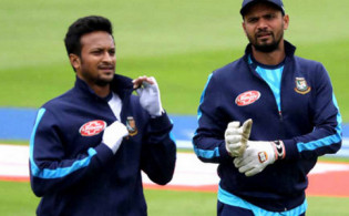 সাকিবকে নিয়ে হাস্যরসের কারনে ক্ষোভ দেখালেন মাশরাফি