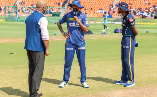 ভারত-পাকিস্তান ফাইনাল দেখছেন মুরালি-কাইল-কার্তিক, ওয়াকারের মত ভিন্ন

