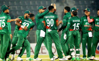 ইংল্যান্ডের বিপক্ষে মাঠে নামার আগে ইনজুরিতে টাইগার তারকা ক্রিকেটার