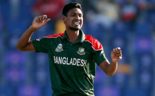 মুস্তাফিজের তাণ্ডবে বোলিংয়ে শুরুতেই উইকেট হারালো ইংল্যান্ড, দেখুন সর্বশেষ স্কোর