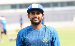 ভক্তদের জন্য হঠাৎ মিরাজের আবেগঘন স্ট্যাটাস