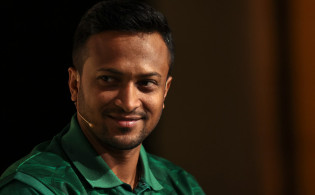 বিশ্বকাপে মাঠে নামার আগেই সাকিবকে বিশাল বড় সুখবর দিল আইসিসি