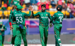 আউট আউট আউটঃ আবারও উইকেট তুলে নিল বাংলাদেশ, দেখুন সর্বশেষ স্কোর