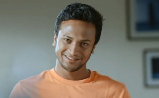 একদিকে দলের চরম লজ্জার হার অন্যদিকে চিপস কোম্পানির ব্র্যান্ড অ্যাম্বাসেডর হলেন সাকিব