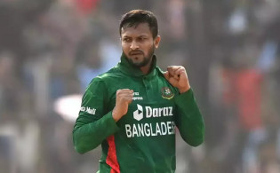 ভারতের বিপক্ষে মাঠে নামার আগে আরোও একটি বিশাল দুঃসংবাদ পেল সাকিব