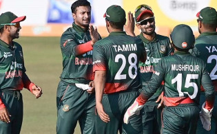 ইংল্যান্ডের সর্বনাশে বাংলাদেশের পৌষ মাস