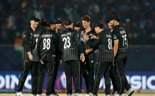 ভারতের বিরুদ্ধে ৪৮ বছরের খরা কাটল নিউজিল্যান্ডের