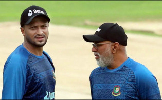নতুন গুঞ্জনঃ হাথুরুর সঙ্গে মতবিরোধেই দলছুট সাকিবের