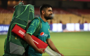 পাকিস্তান বোর্ডের বিবৃতি দেখে দুশ্চিন্তায় বাবর
