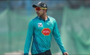 দারুন ফর্মে ফিরে সৌম্যর ৪ উইকেট