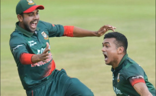 তাসকিন-শরিফুলের তাণ্ডবে দুই উইকেট হারালো ডাচরা, দেখুন সর্বশেষ স্কোর