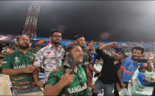 একাধিক হারের কারনে সাকিবদের জুতা মারার কথা বলে নিজের গালেই মারলেন টাইগার সমর্থক