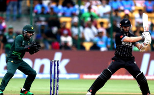 পাকিস্তানকে ৪০০ এর বেশি রানের টার্গেট দিল নিউজিল্যান্ড