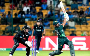 নিউজিল্যান্ডকে খেলে হারাতে পারলো না পাকিস্তান, কিউইদের হারালো যে