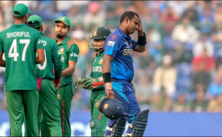 আশা বাঁচিয়ে রাখলো বাংলাদেশ