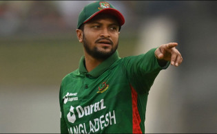 ব্রেকিং নিউজঃ বিশ্বকাপ শেষ সাকিব আল হাসানের