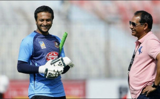 সাকিবের বিকল্প নিয়ে মুখ খুললেন বাশার