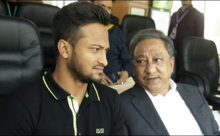ব্রেকিং নিউজঃ পাপন ও সাকিবের পদত্যাগ চেয়ে নোটিশ জারি