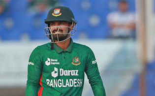 সন্তানসম্ভবা স্ত্রী, ছুটি চেয়েছে লিটন