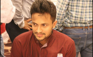 যে দলের হয়ে ৩ আসলের মনোনয়ন কিনলেন সাকিব