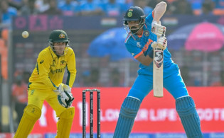 ফাইনালে অল আউটের মুখে ভারত, দেখে নিন লাইভ সর্বশেষ স্কোর