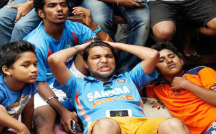 বিশ্বকাপে হারের পর ভারতীয় দর্শকদের প্রতিক্রিয়া, কি বলছে তারা দেখুন