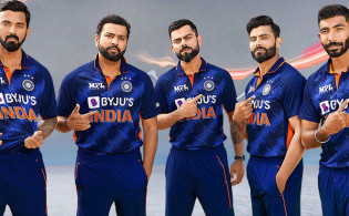 যেখানে থাকার কথা ২’শ সেখানে মাত্র দুই অবাক ক্রিকেট প্রেমীরা