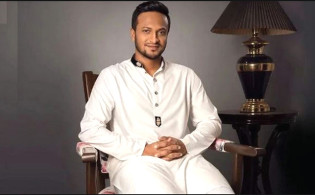 সাকিবের আচরণ সন্দেহজনক নির্বাচনের আগে পাল্টে ফেললেন চরিত্র