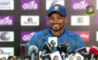 “আমি ধোনির মতো অধিনায়ক হতে চাই”- নাজমুল হোসেন