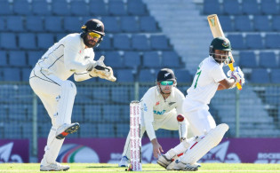 ঘুড়ে দাঁড়ানোর চেষ্টায় লড়ছে বাংলাদেশ, দেখেনিন লাইভ স্কোর