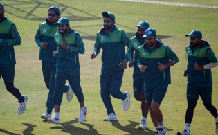 ১৮ ক্রিকেটারকে ১৭ সাপোর্ট স্টাফ দিচ্ছে পাকিস্তান