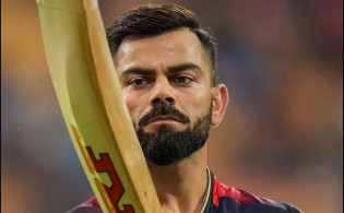 এবারের আইপিএলে ট্রফি খরা কাটাতে এবার দুর্দান্ত চমক দিচ্ছে রয়্যাল চ্যালেঞ্জার্স ব্যাঙ্গালোর