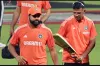 কি আছে দ্রাবিড়র মাঝে যে জন্য ভারতের কোচকে রেখে দিল বিসিসিআই