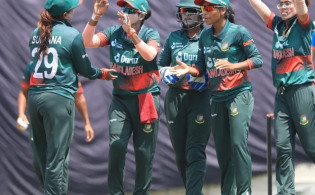 স্বর্ণা আক্তারের বিধ্বংসী বোলিংয়ে আফ্রিকার মাটিতে অবিস্মরণীয় জয় বাঘিনীদের