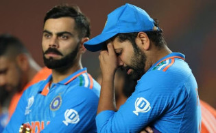 ব্যার্থতার দায়ে জায়গা হারাতে পারেন রোহিত-কোহলি