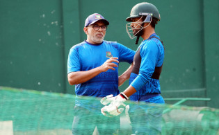চমক নিয়ে ২য় টেস্টের একাদশ সাজাতে চান হাথুরু