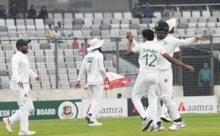 স্বল্প দিনে ২য় টেস্ট শেষ হওয়ার প্রবল আশঙ্কা