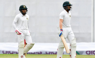 ব্যাটিং বিপর্যয়ে স্বল্প রানে অলআউট বাংলাদেশ