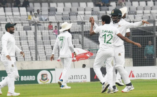 অনির্দিষ্ট যে কারণে বাংলাদেশ-নিউজিল্যান্ডের খেলা বন্ধ